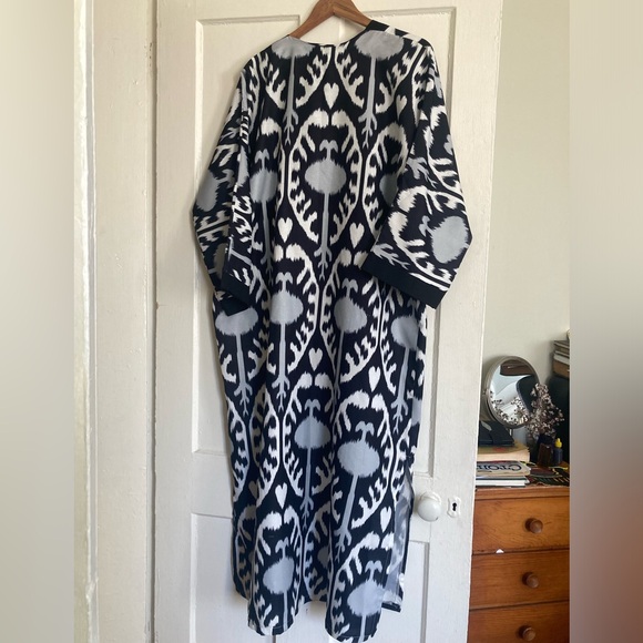 Beautiful Oriental Robe from Uzbekistan, light chapan.  Size L, 
Viscose. - Picture 3 of 4